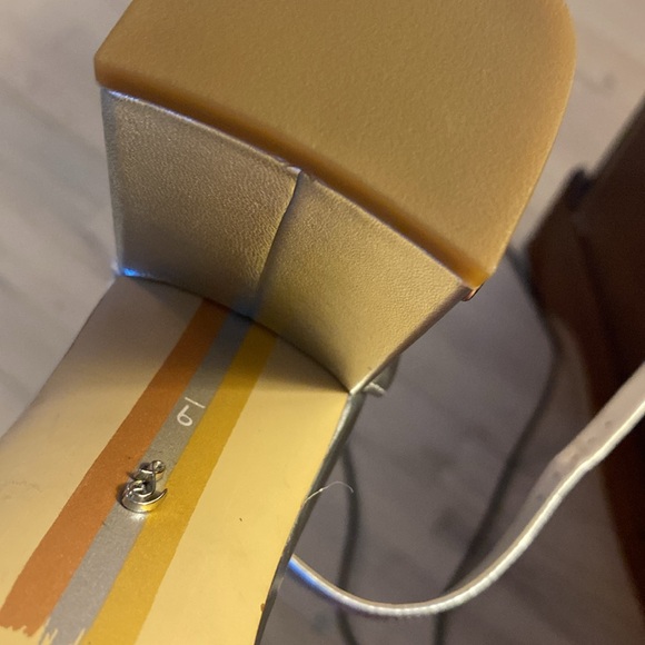 Silver dress sandals, size 9, NWT, Sam Elderman, block heel (3.5-4”) retail $120 - Picture 7 of 9